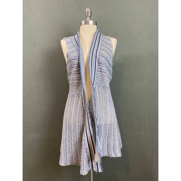ARIAT Sarah Sweater Vest White & Blue Women's Size Small Ombré knit Duster - Picture 2 of 9